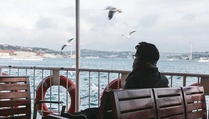 开云体育官网入口-黑队主帅喜获百场胜利，稳定球队领先位置，黑球门将排名