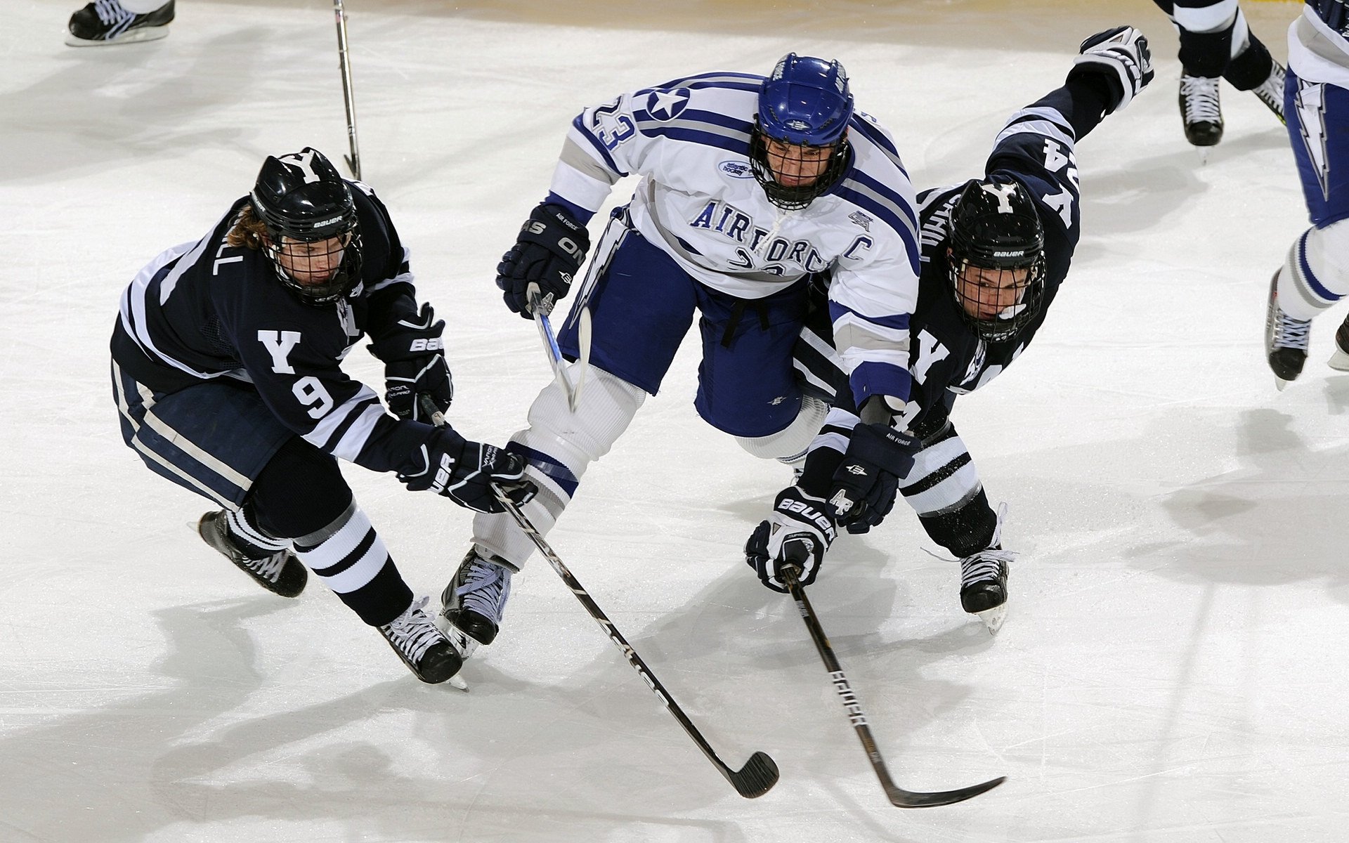 “举重盛宴：2025世界运动会高新体育中心上演力量巅峰较量”