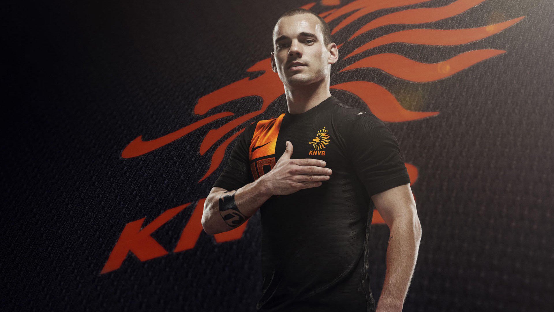 -女子200蝶选手划水幅度对比，女子200米蝶泳夺金